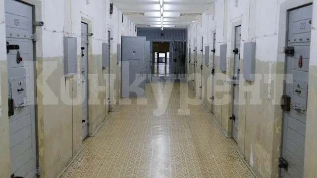 Задържаха под стража мъж, обвинен в държане на наркотици с цел разпространение и на археологически обекти