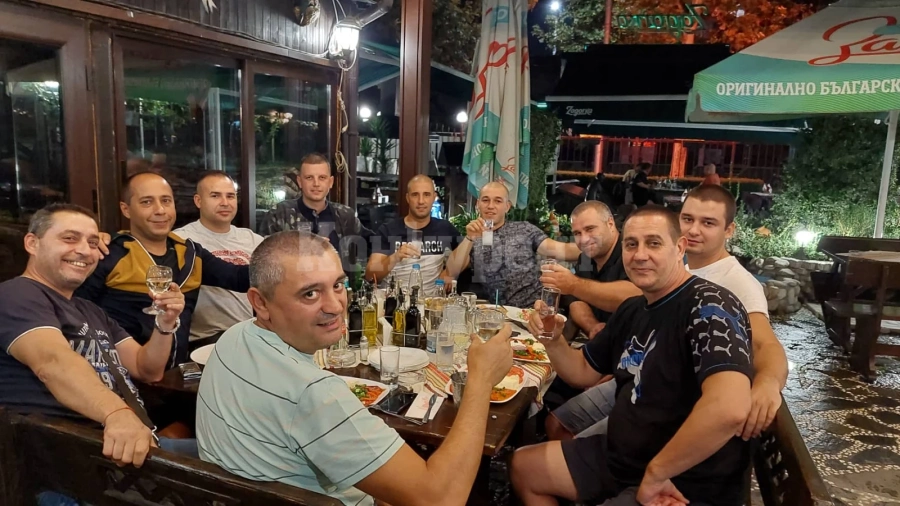 ФК Затвора загрява от тази вечер за битките утре в Пловдив