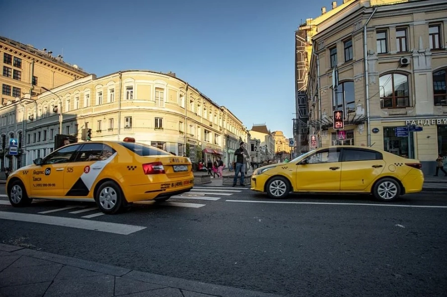 Хаос в Москва: Хакери изпратиха всички таксита на един адрес