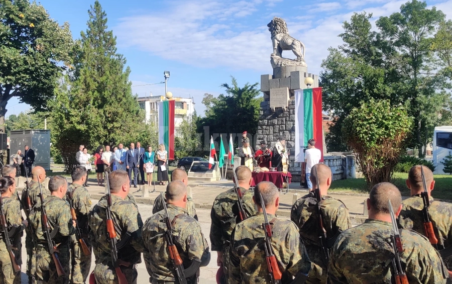 Във Враца почетоха 137 години от Съединението СНИМКИ+ВИДЕО