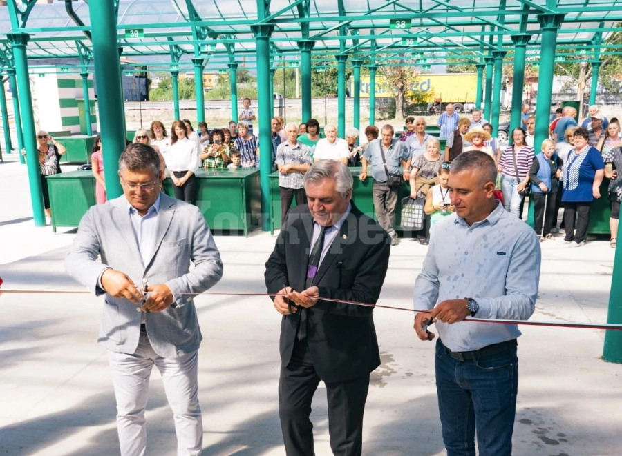 В Мездра отвори врати модерен покрит пазар за земеделски производители  СНИМКИ