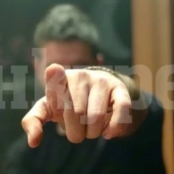 Невръстен апаш със сила отне пари на жител на Тишевица