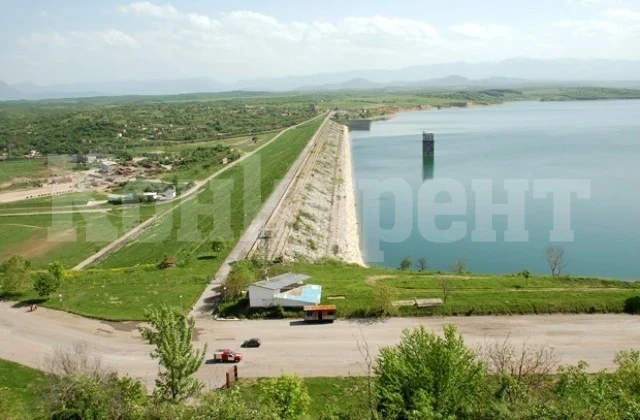 Водата в язовир „Огоста\