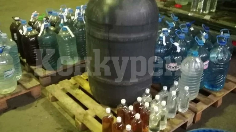 Откриха незаконен алкохол в два имота във Врачанско