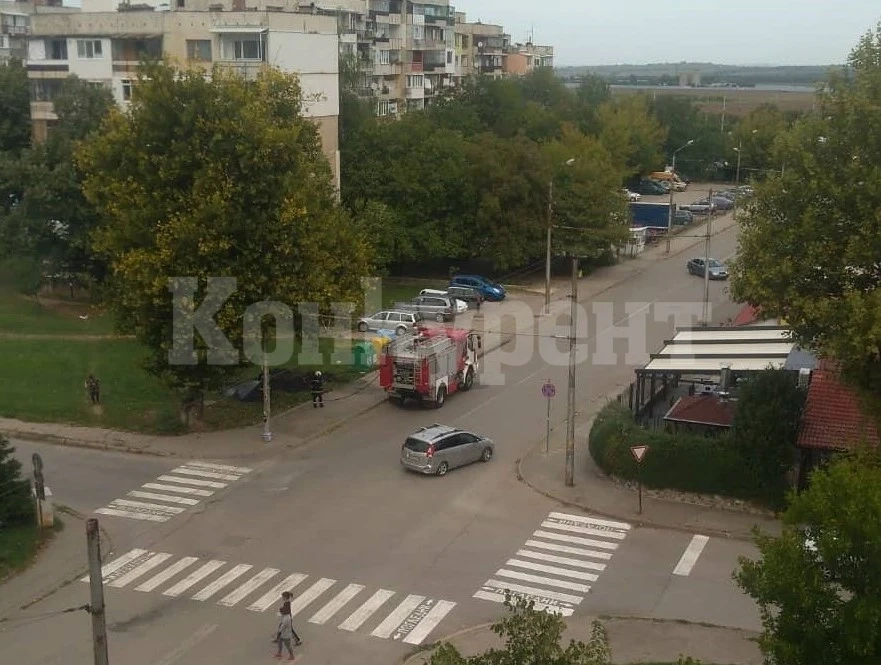 Пожар пред механа във Враца вдигна на крак огнеборците СНИМКИ