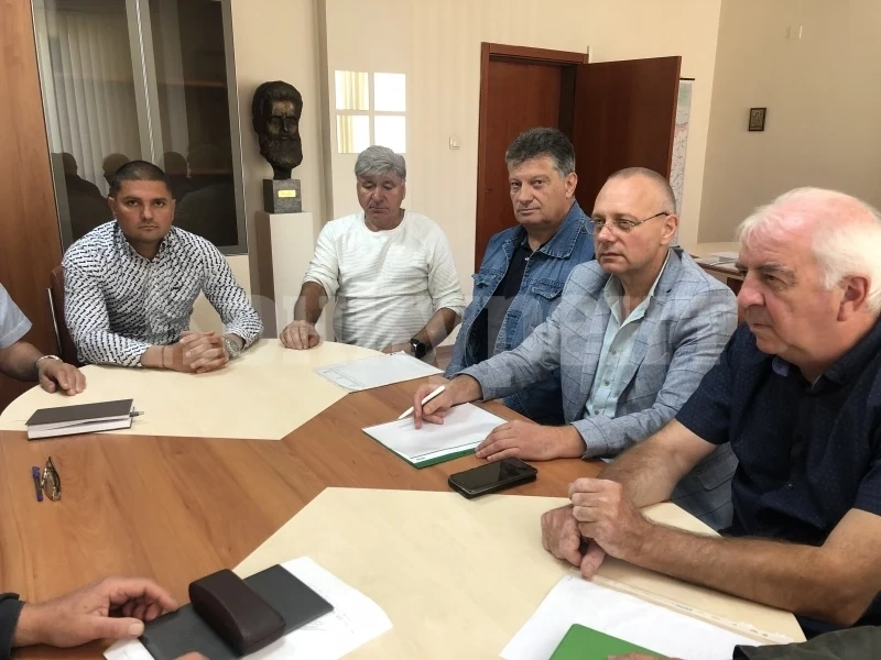 Георги Митов го направи! Изкараха серовъглерода от площадката на Химко