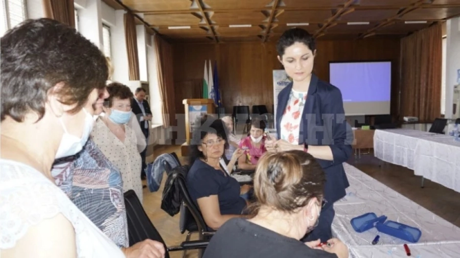 Медицински специалисти преминаха обучение за работа с деца с диабет