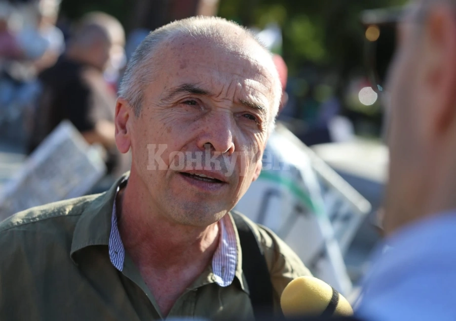 Доц. Мангъров: Не разбирам защо продължаваме да се тестваме за COVID
