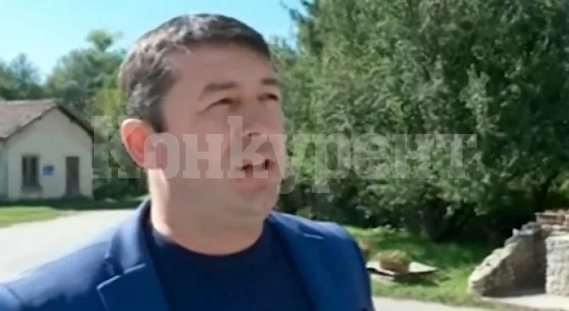 Кмет преследва мигранти с километри