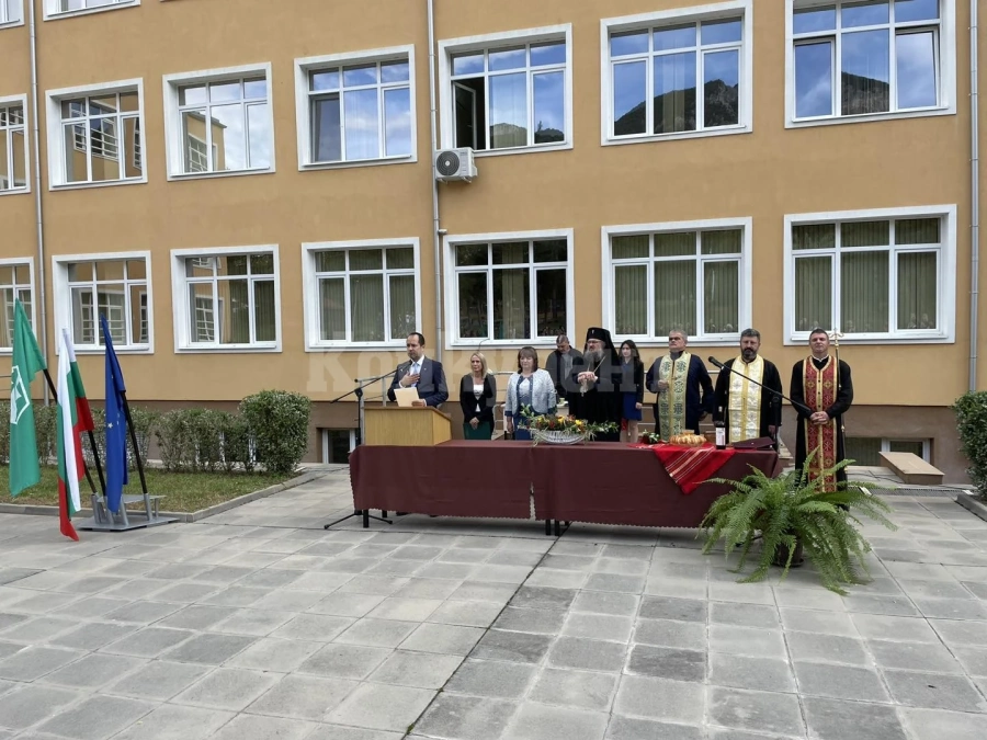 Започна академичната година във филиала на Медицинския университет