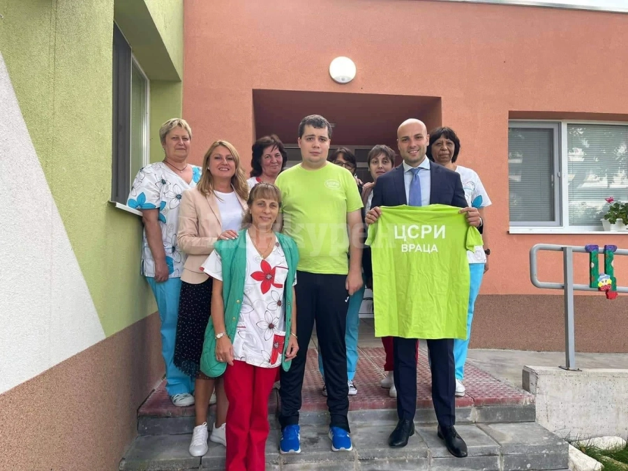 Мартин Харизанов помогна на ЦСРИ – Враца и на пенсионерите от областта