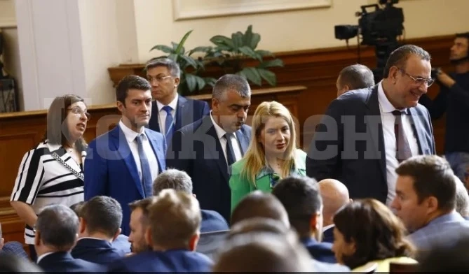 При 100% обработени протоколи, ето колко партии влизат в НС