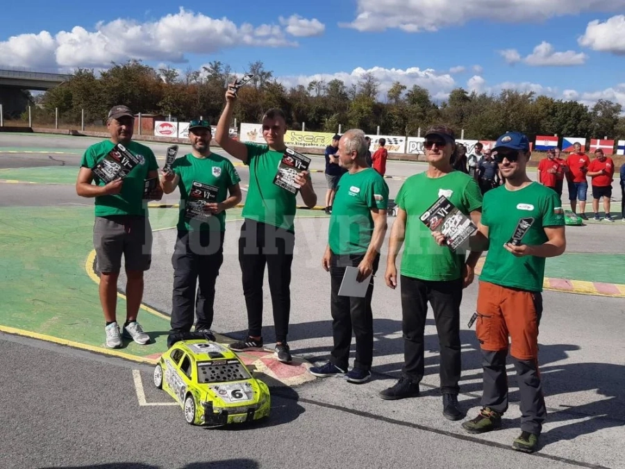 Моделисти от Враца се изявиха в 24-часовото MCD Cup на писта Шумен