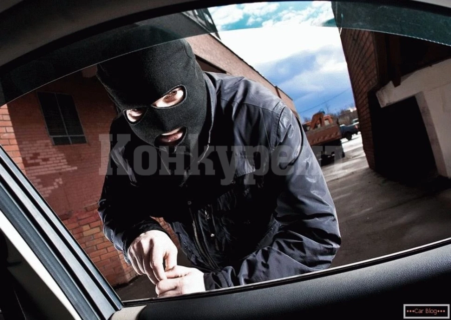 Апаш задигна чанта с пари от кола във Видинско, ченгетата нищят случая