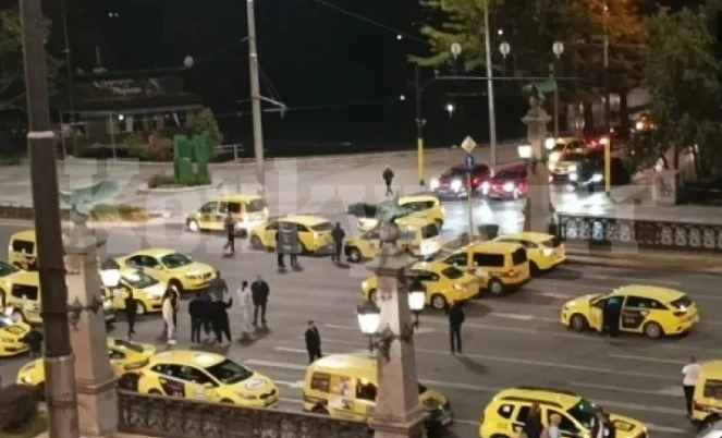 Среднощна блокада парализира София заради убийството на таксиметровия шофьор