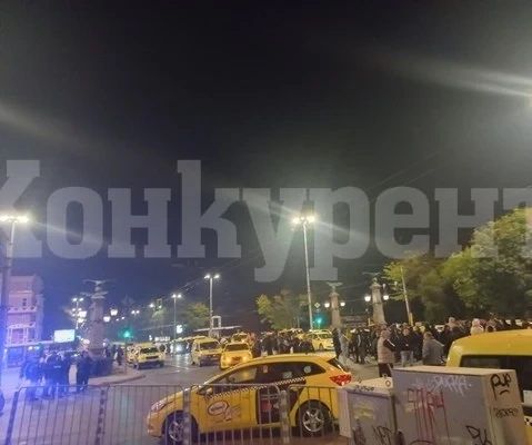 Таксиметровите шофьори планират масов протест