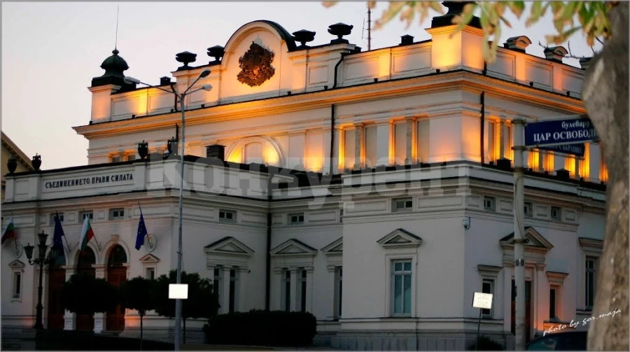 Новите депутати ще получават по-високи заплати