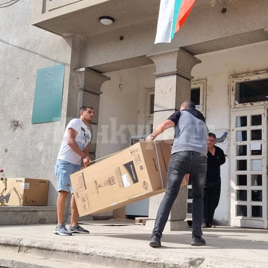 Врачани направиха дарение за пострадалите от наводнението в село Богдан
