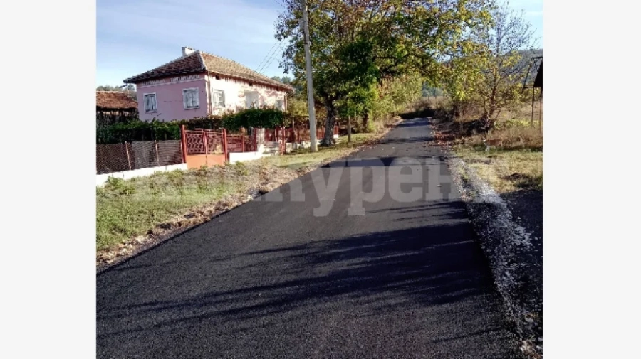 Асфалтираха улица в Ослен Криводол