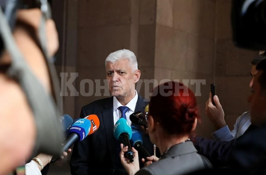 Министър Стоянов с важни новини за охраната на въздушното ни пространство