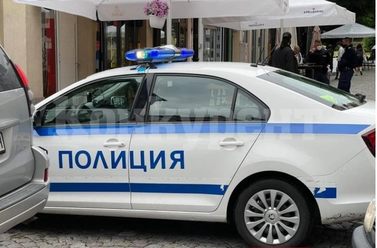 Издирват го! 31-годишен мъж преби приятелката си