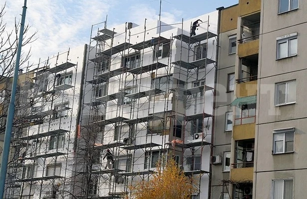Безплатно саниране тръгва от средата на ноември, общините ще движат всичко