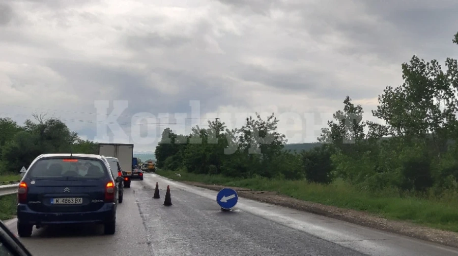 Двупосочно в една лента е движението по пътни участъци във Видинско