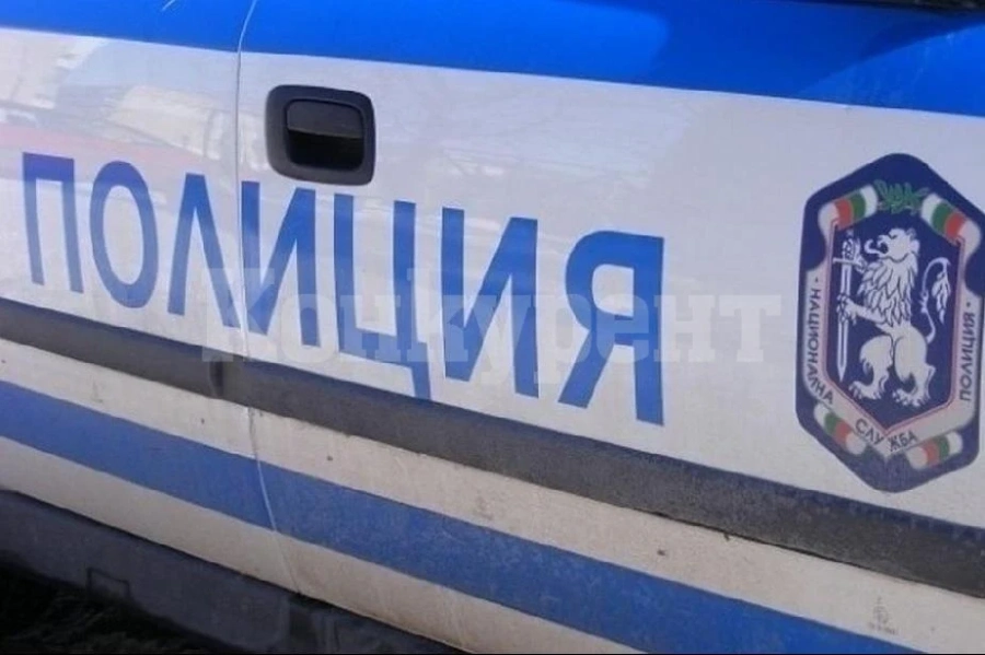 Младежи изхвърлиха кутия с дрога от кола, при последващ тараш униформените намериха още наркотици