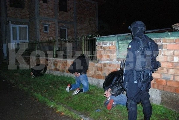 Банда нападна възрастен мъж в дома му и го обра, ченгетата ги заловиха след месеци