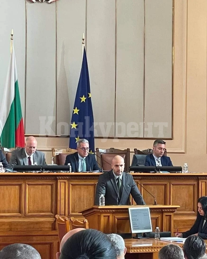 Избраха Мартин Харизанов в състава на две парламентарни комисии