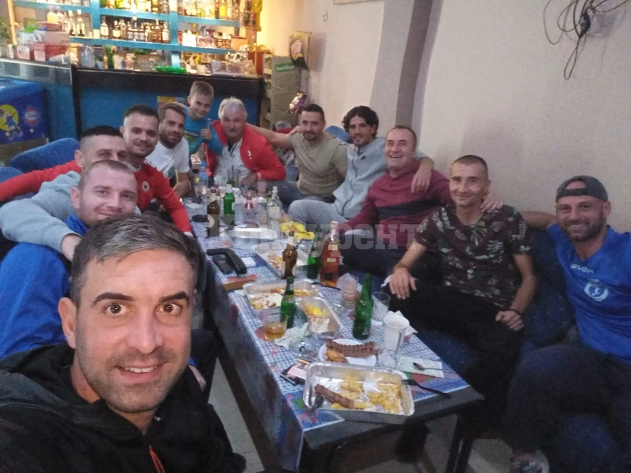 Шампионът зарадва феновете в празничния ден за Роман