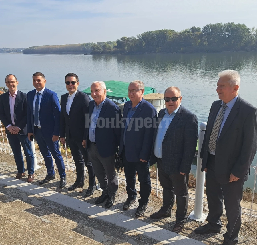 Над 20 областни управители се включиха в мобилната приемна на министъра на иновациите Александър Пулев