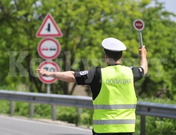 Хванаха неправоспособен, седнал зад волана на нередовна кола