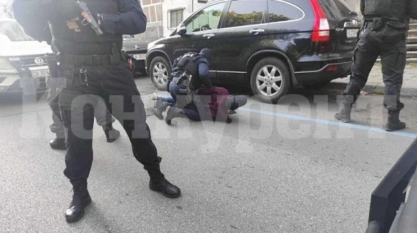 Арестуваха мъж за опит за кражба от училище и незаконни патрони