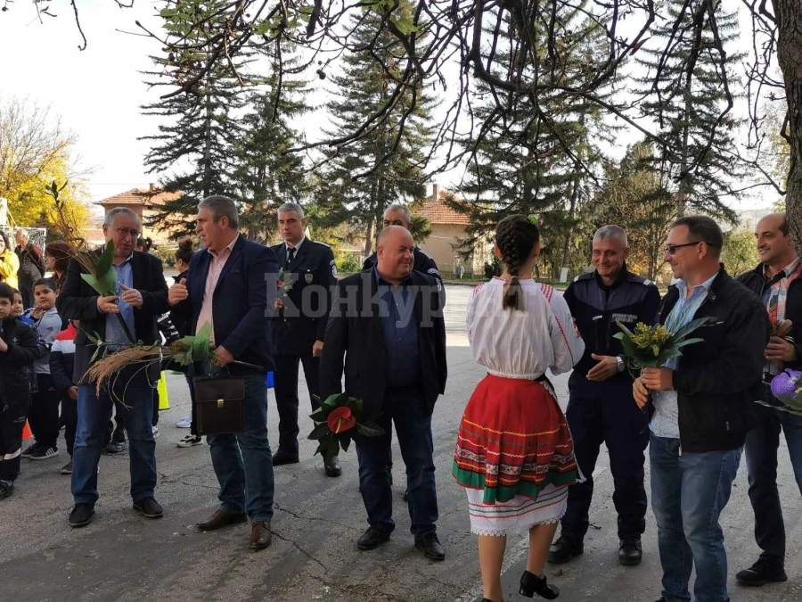 Откриха детско полицейско управление в училище „Иван Вазов\