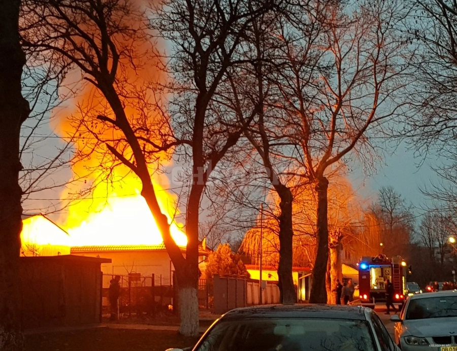 Мистерия обви пожар, в който изгоря двуетажна къща във Врачанско