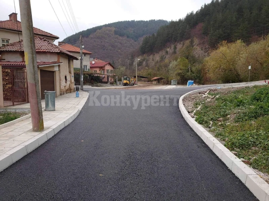 В Чипровци сбъдват желания с асфалтиране на улици СНИМКИ