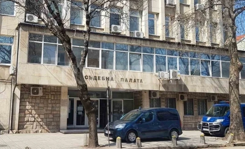 Апашът, пребил варненец пред дискотека в Лом, е пуснат срещу подписка, забранено му е да напуска страната
