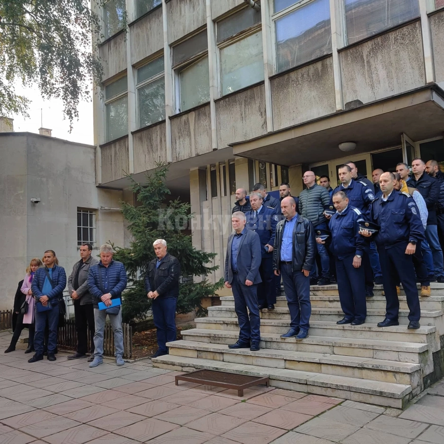 Във Враца почетоха паметта на убития полицай на турската граница СНИМКИ