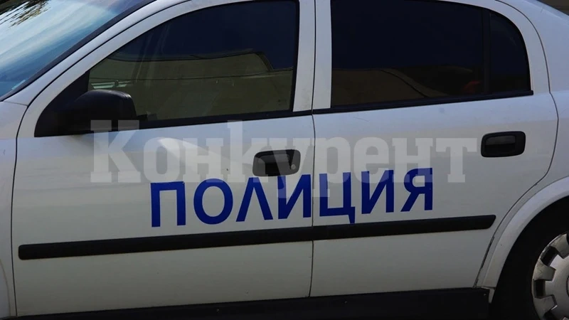 Спипаха мъж без книжка да кара „Рено“ с чужди номера