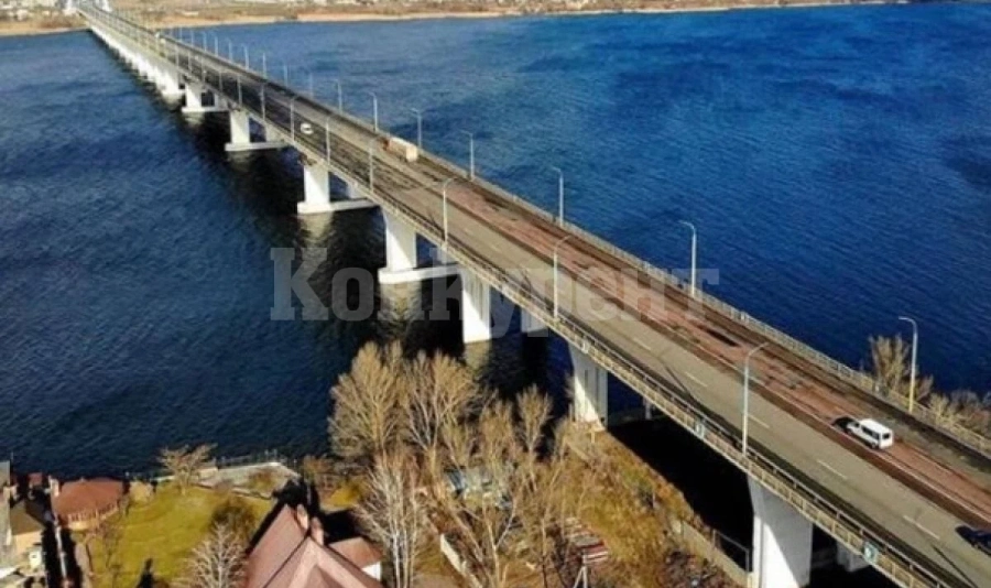 Антоновският мост до Херсон се е срутил