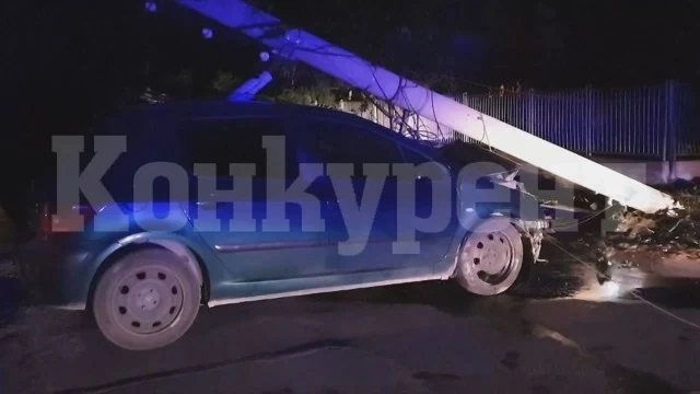 Пиян и дрогиран се заби в стълб насред Вършец