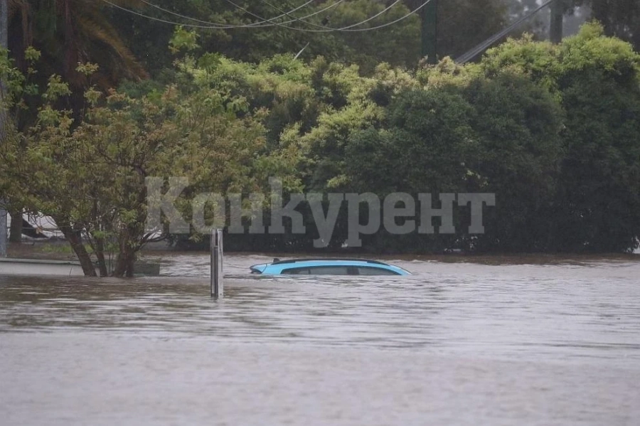 Хиляди евакуирани заради внезапните наводнения преди изборите в Малайзия