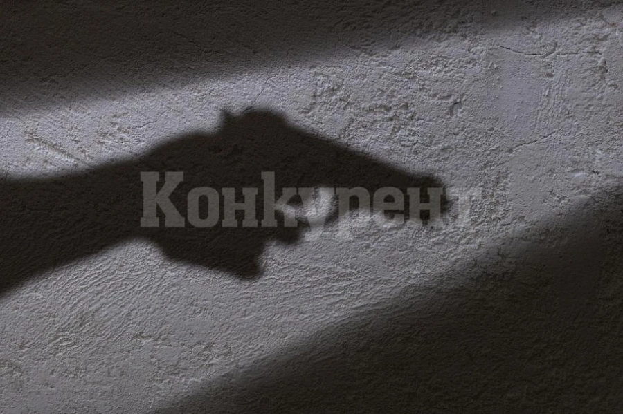 Убиха криминално проявен пред дома му в севлиевско село