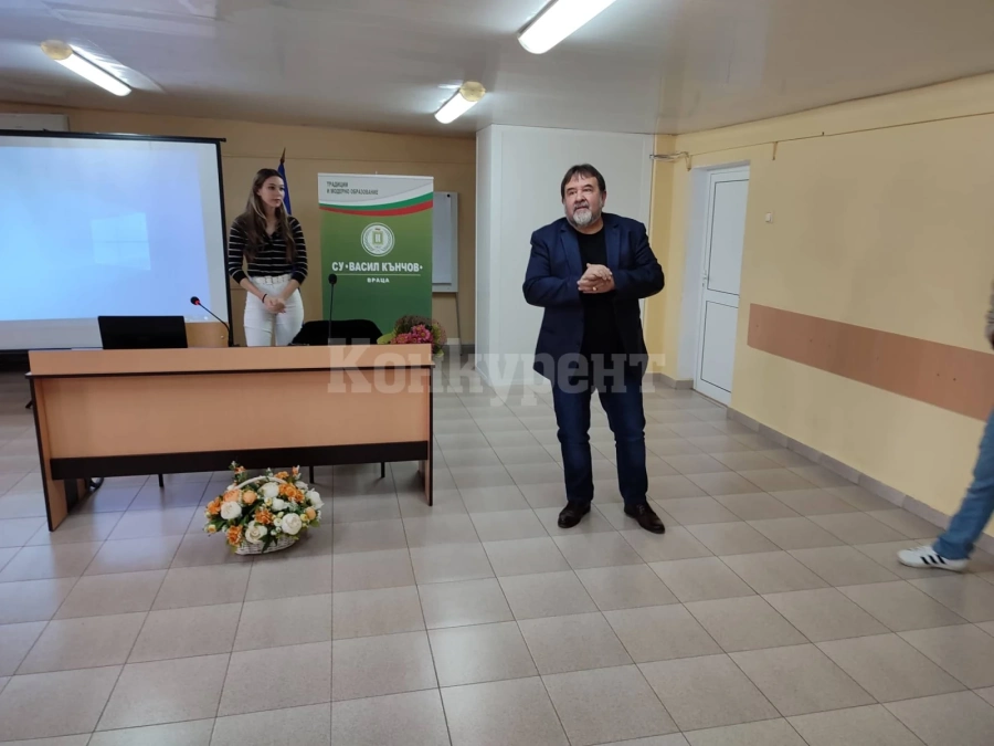 Възпитаничка на СУ „Васил Кънчов“ пренесе с презентация съучениците си в един приказен свят СНИМКИ