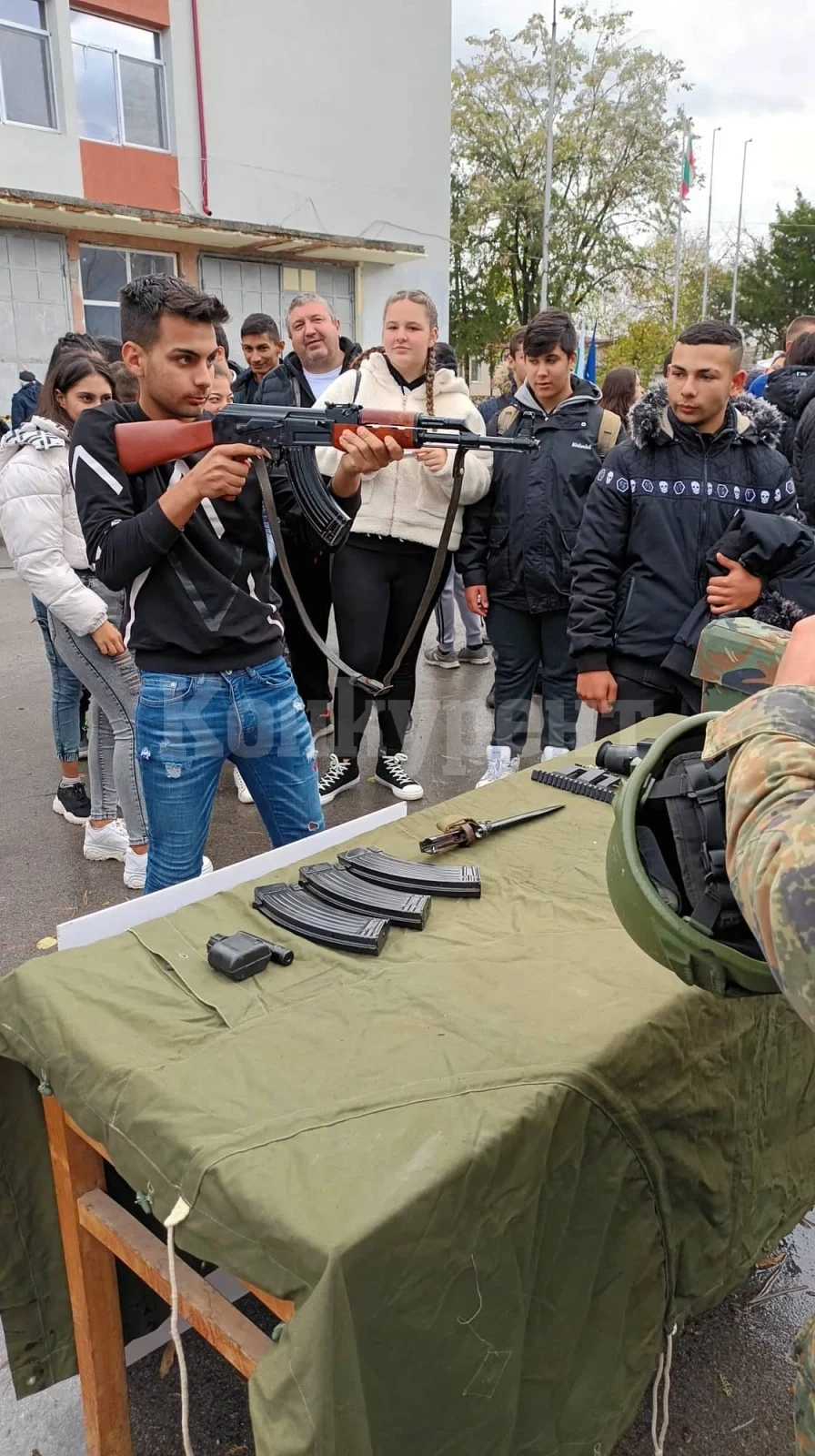 Врачанското военно формирование отвори вратите си СНИМКИ