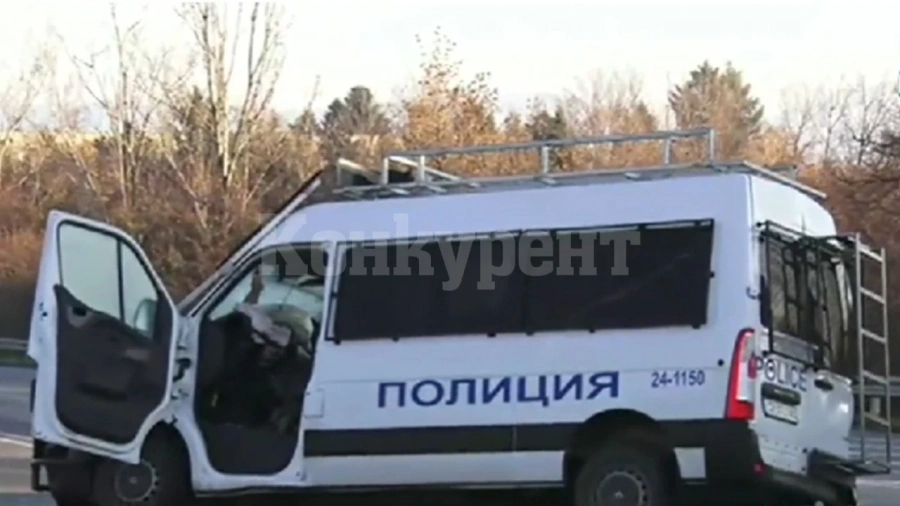 След гонка с нелегални мигранти и катастрофа: Полицай е с опасност за живота