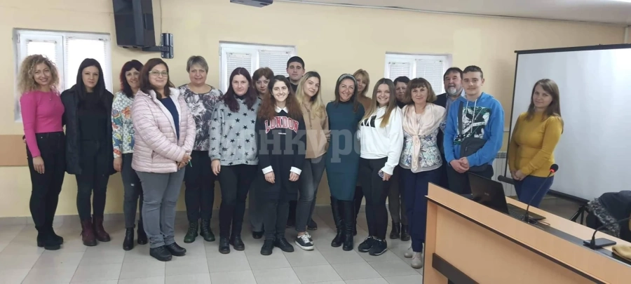 В СУ „Васил Кънчов“ – Враца се проведе конференция по проект