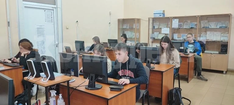 Ботевци се включиха в националното състезание по творческо писане на английски език