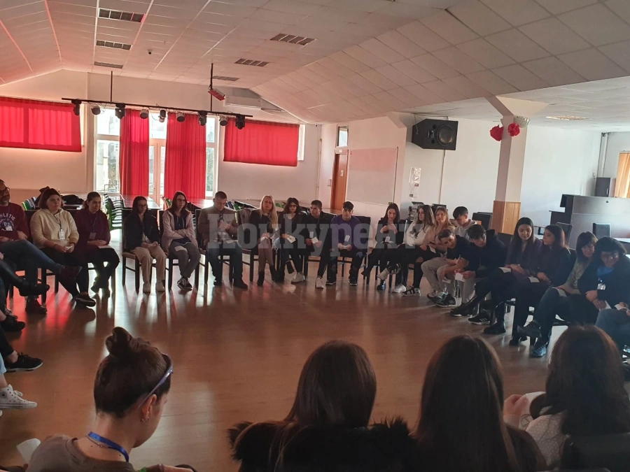 Ученици и учители от ПГТР споделиха своя опит и изживявания от пътуването по проект